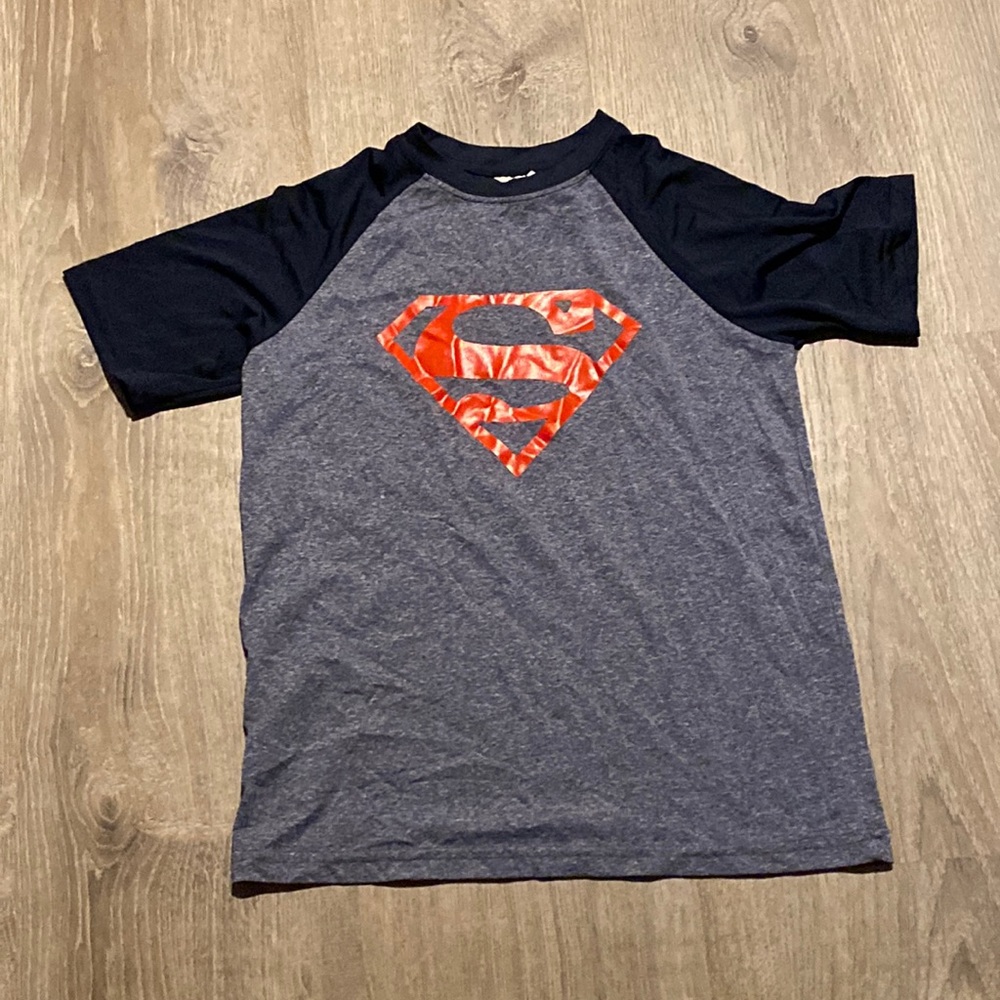 Boys Superman shirt drifit M